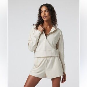 Vuori Halo hoodie, shorts & joggers milkweed